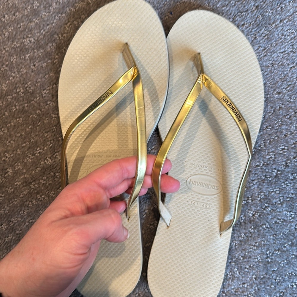 Havaianas Gold Flip Flops Size 11